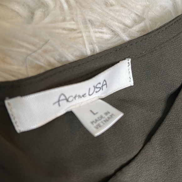 Active USA brand size large dark green blouse with lace up tie front detail - Picture 5 of 7